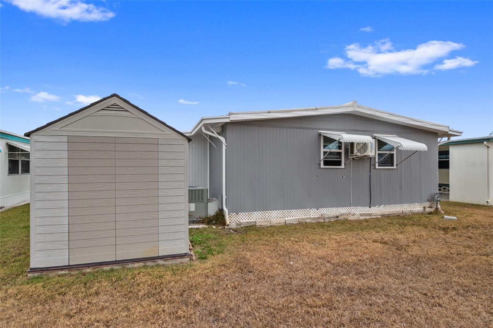 SENATE MANOR - Residential