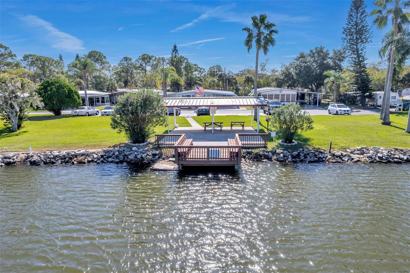 SENATE MANOR - Residential