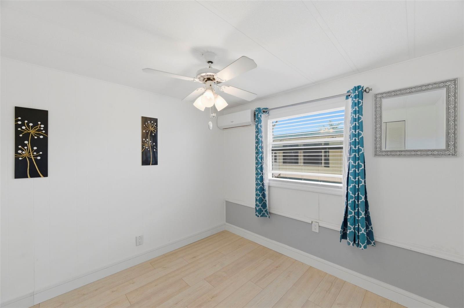 SENATE MANOR - Residential