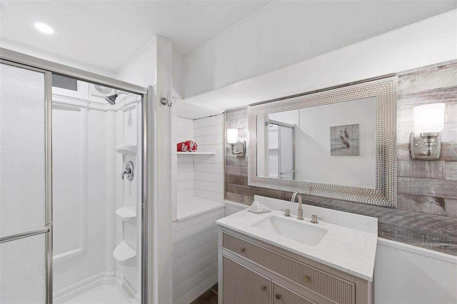 SENATE MANOR - Residential