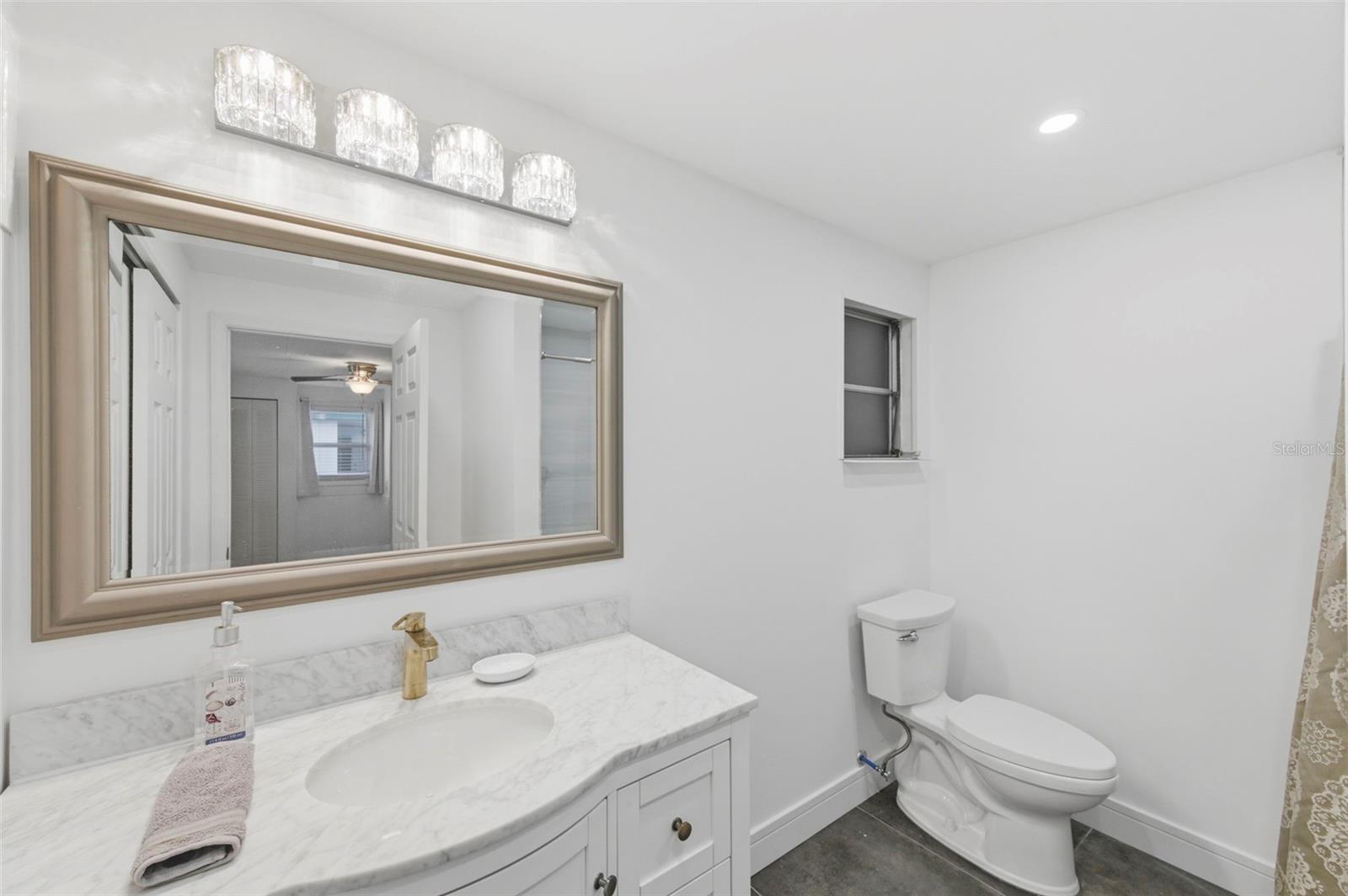 SENATE MANOR - Residential