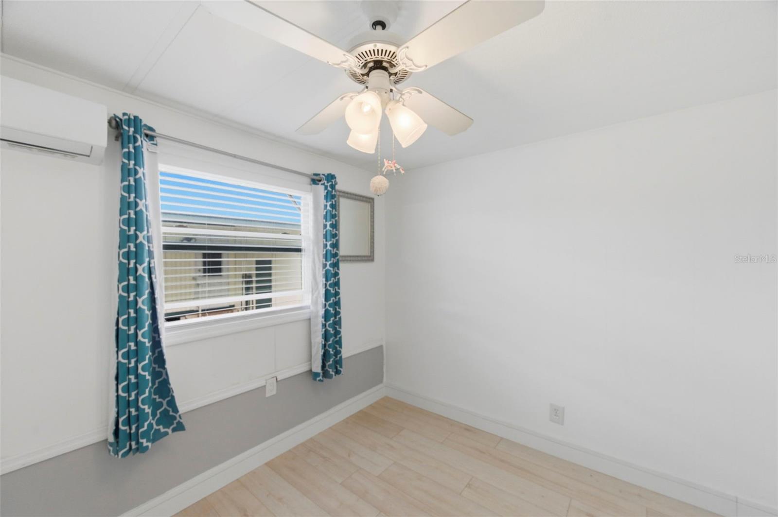 SENATE MANOR - Residential