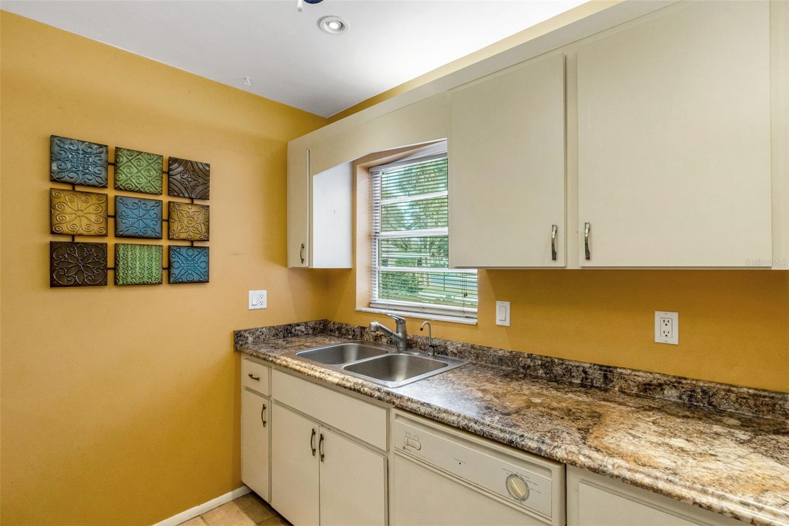 VILLAGE GARDENS PH 1 - Residential