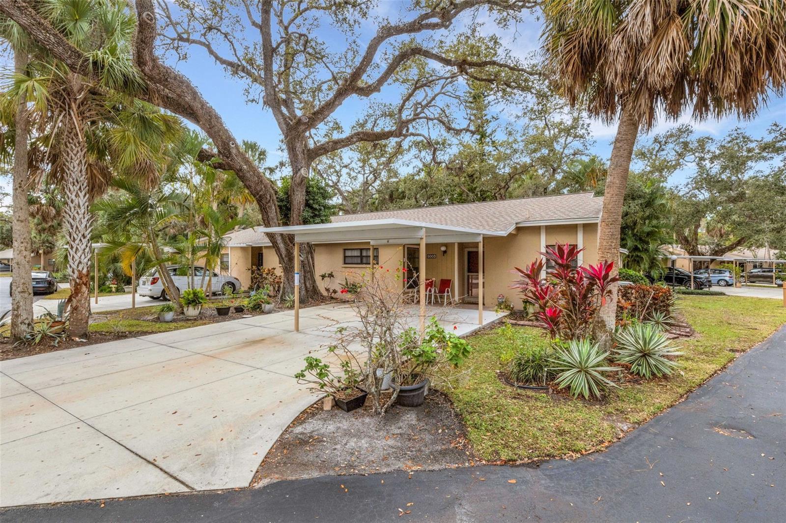 VILLAGE GARDENS PH 1 - Residential