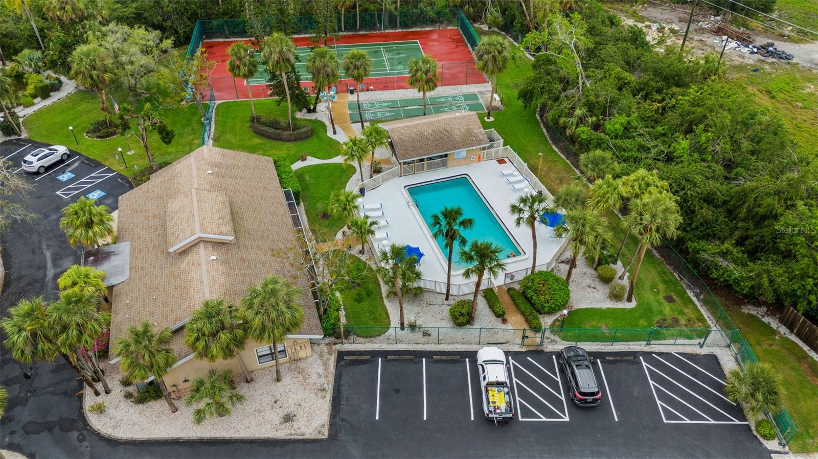 VILLAGE GARDENS PH 1 - Residential