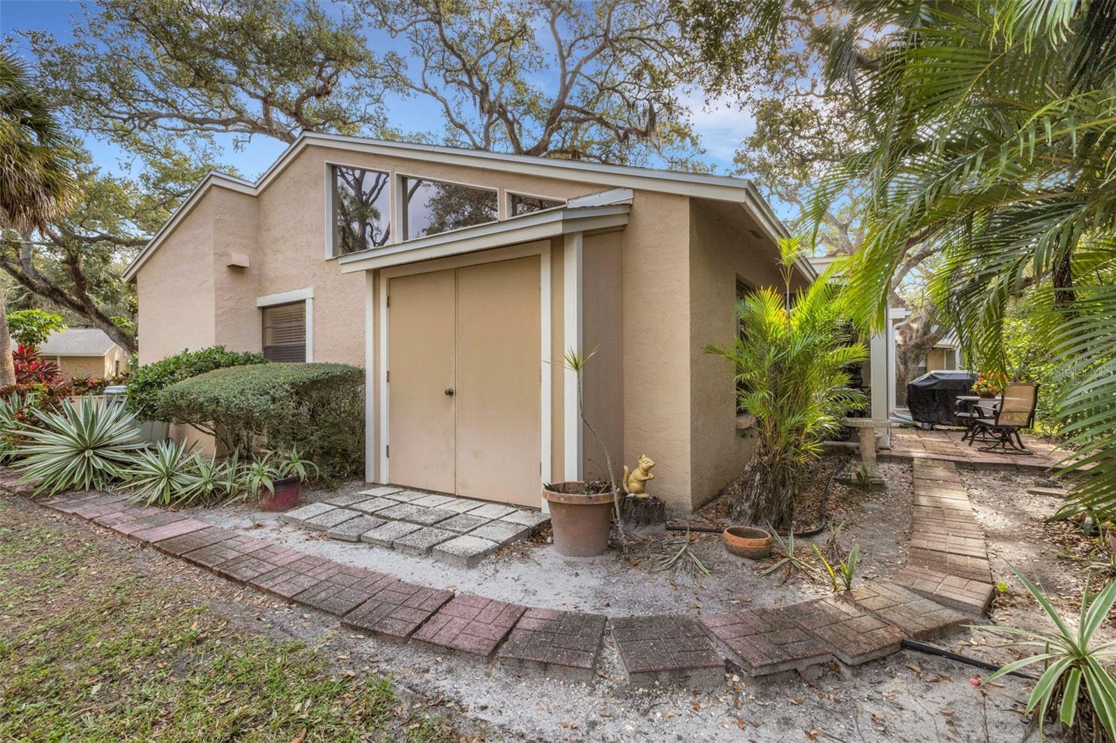 VILLAGE GARDENS PH 1 - Residential