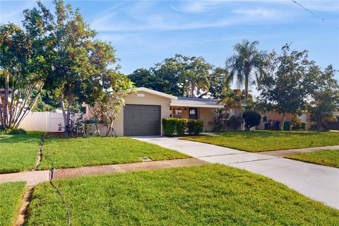 Single Family Residence in SEMINOLE FL 10823 87TH AVENUE 2.jpg