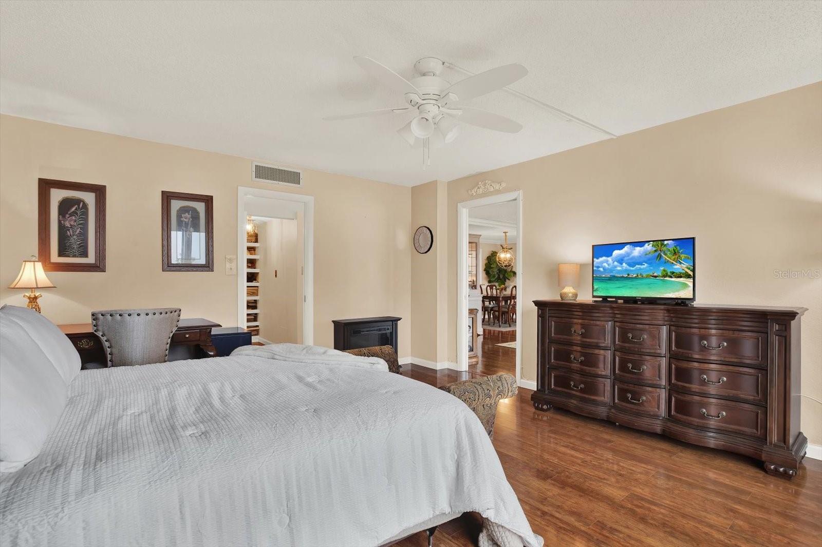 BAYSHORE DIPLOMAT A CONDOMINIU - Residential