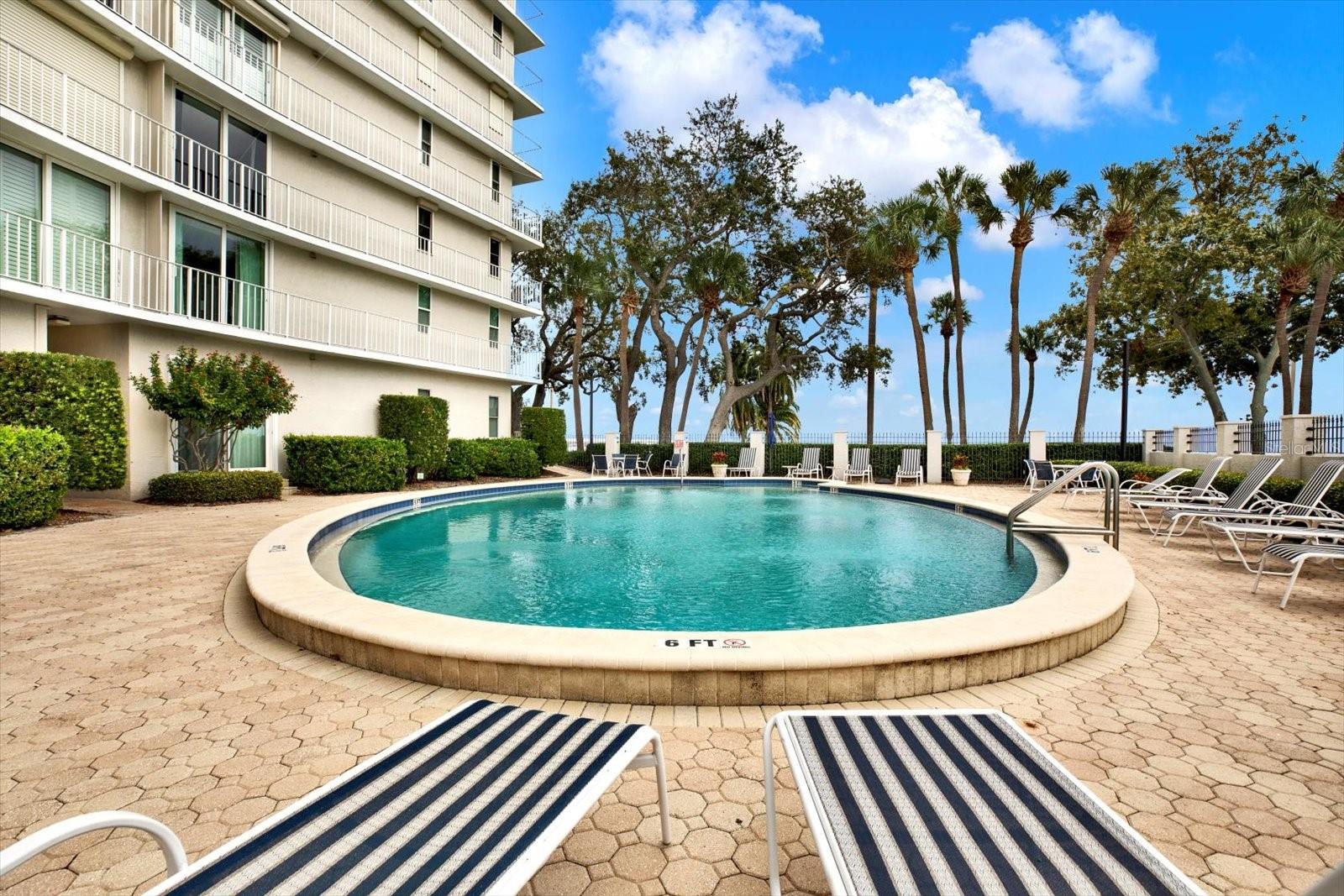 BAYSHORE DIPLOMAT A CONDOMINIU - Residential