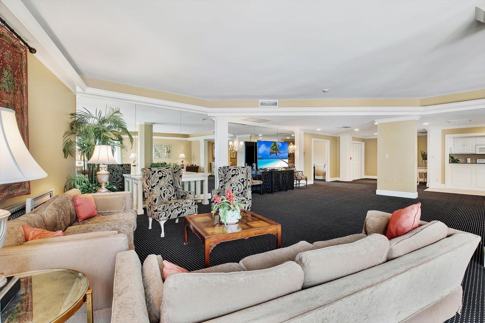 BAYSHORE DIPLOMAT A CONDOMINIU - Residential