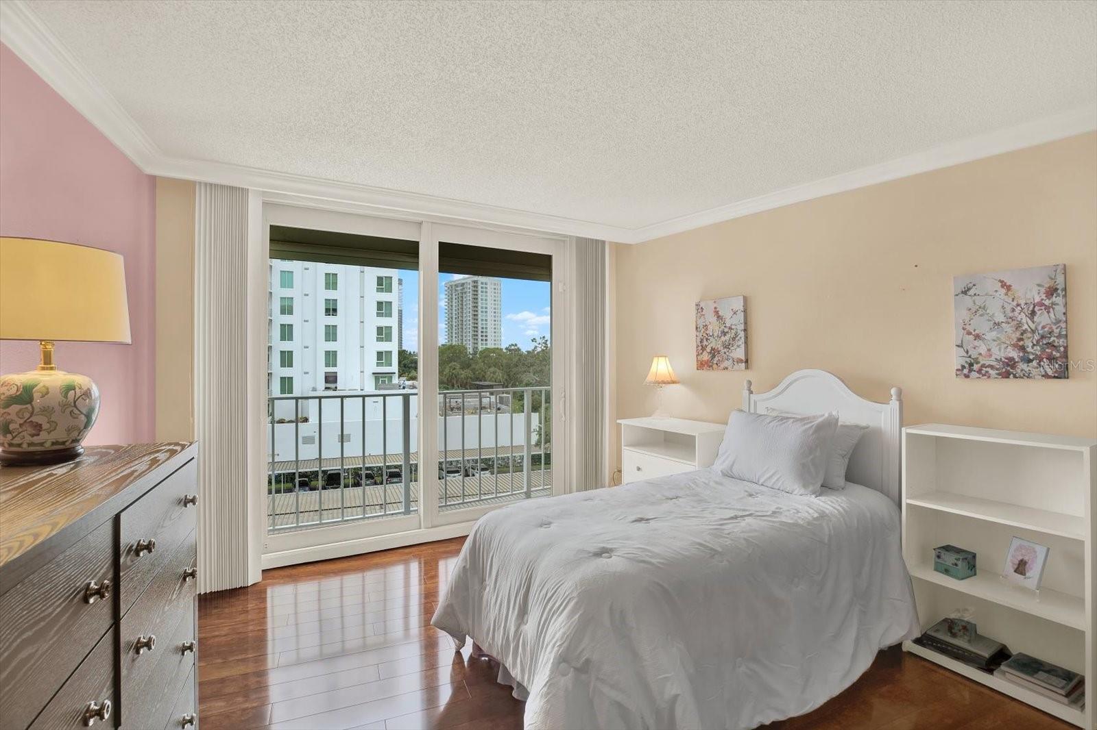 BAYSHORE DIPLOMAT A CONDOMINIU - Residential