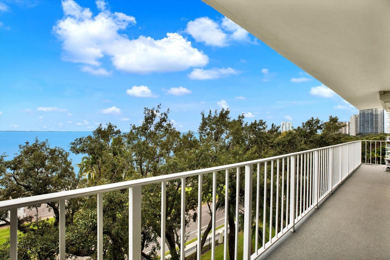 BAYSHORE DIPLOMAT A CONDOMINIU - Residential