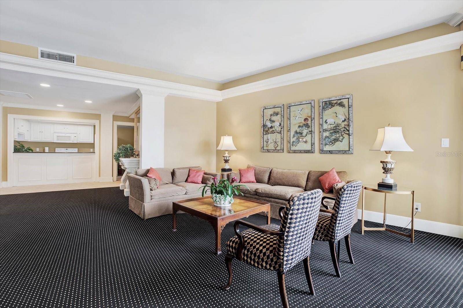 BAYSHORE DIPLOMAT A CONDOMINIU - Residential