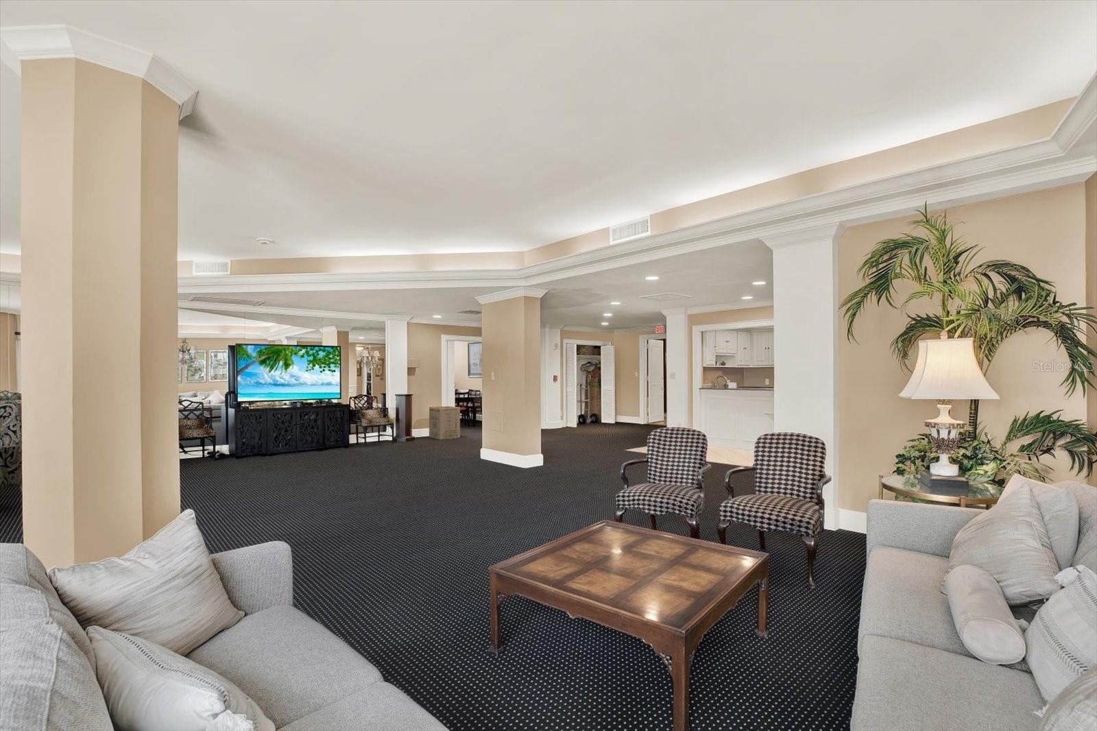 BAYSHORE DIPLOMAT A CONDOMINIU - Residential