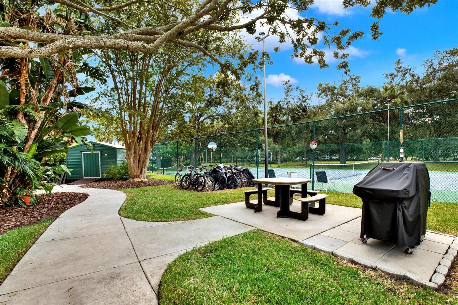 BAYSHORE DIPLOMAT A CONDOMINIU - Residential