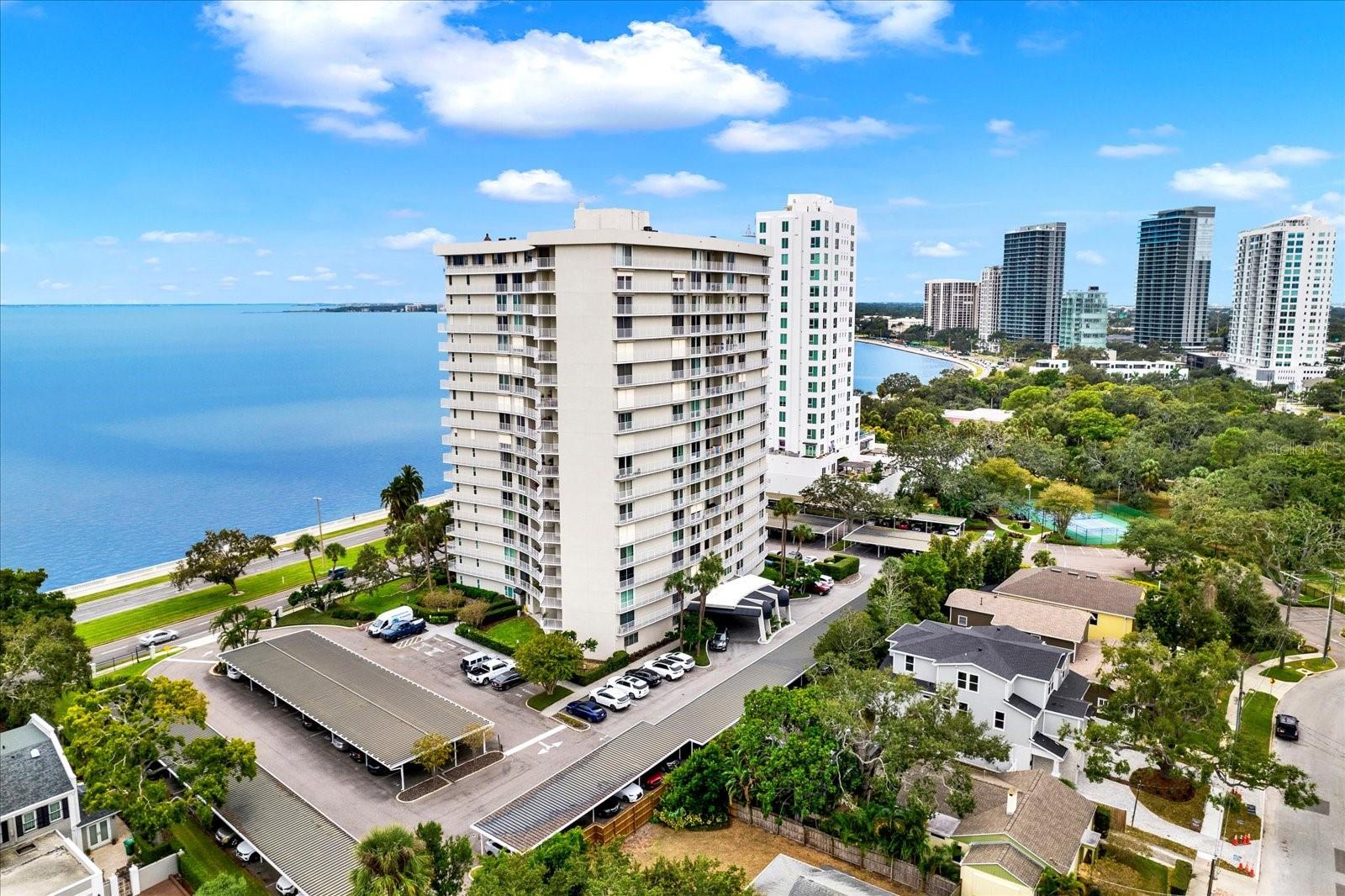 BAYSHORE DIPLOMAT A CONDOMINIU - Residential