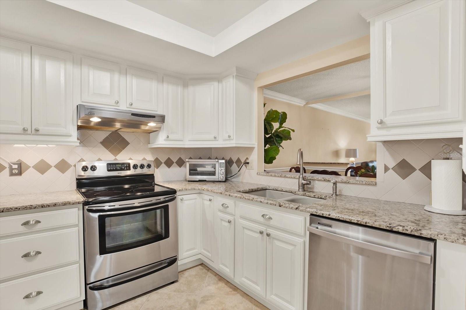 BAYSHORE DIPLOMAT A CONDOMINIU - Residential