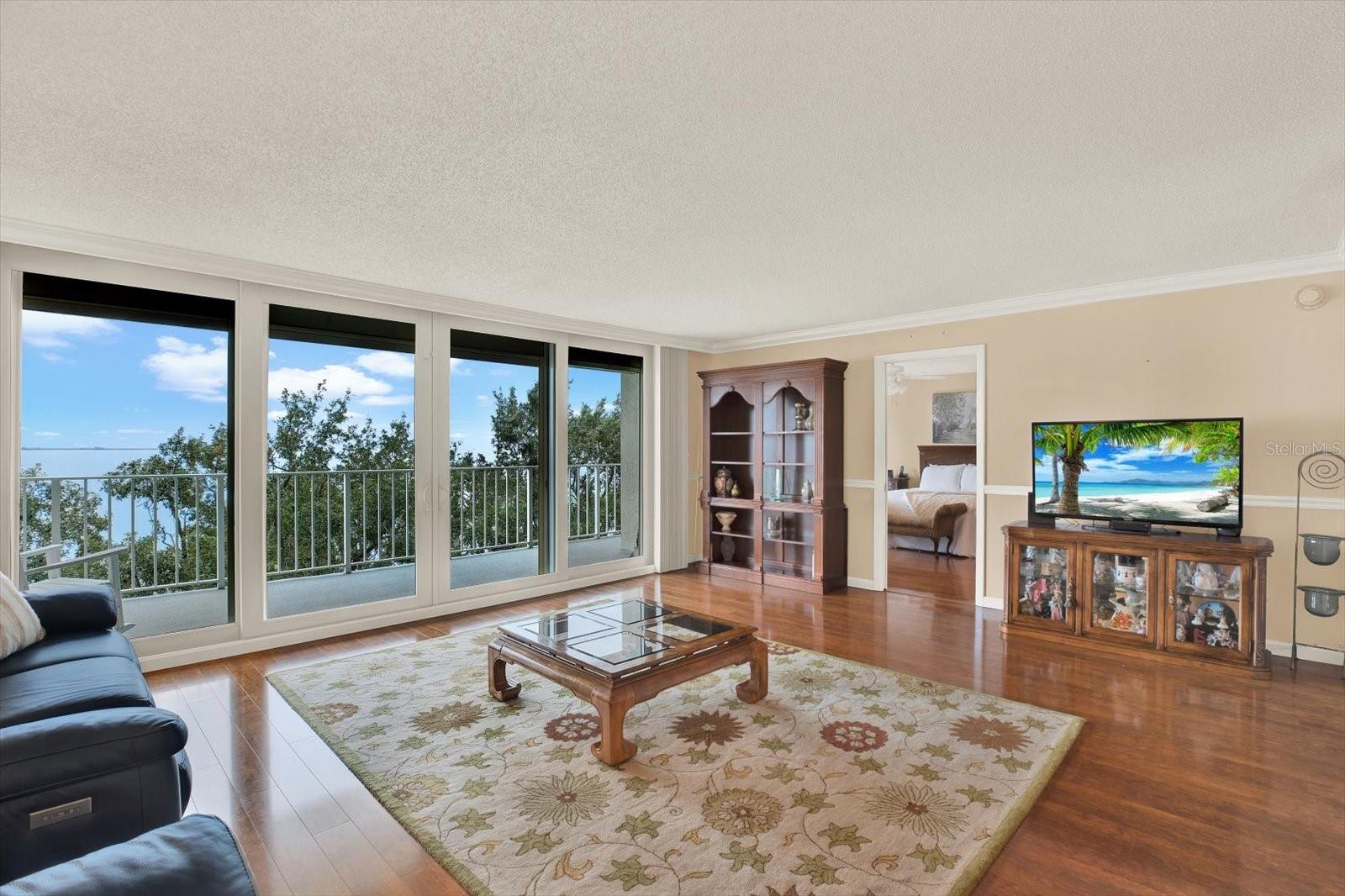 BAYSHORE DIPLOMAT A CONDOMINIU - Residential