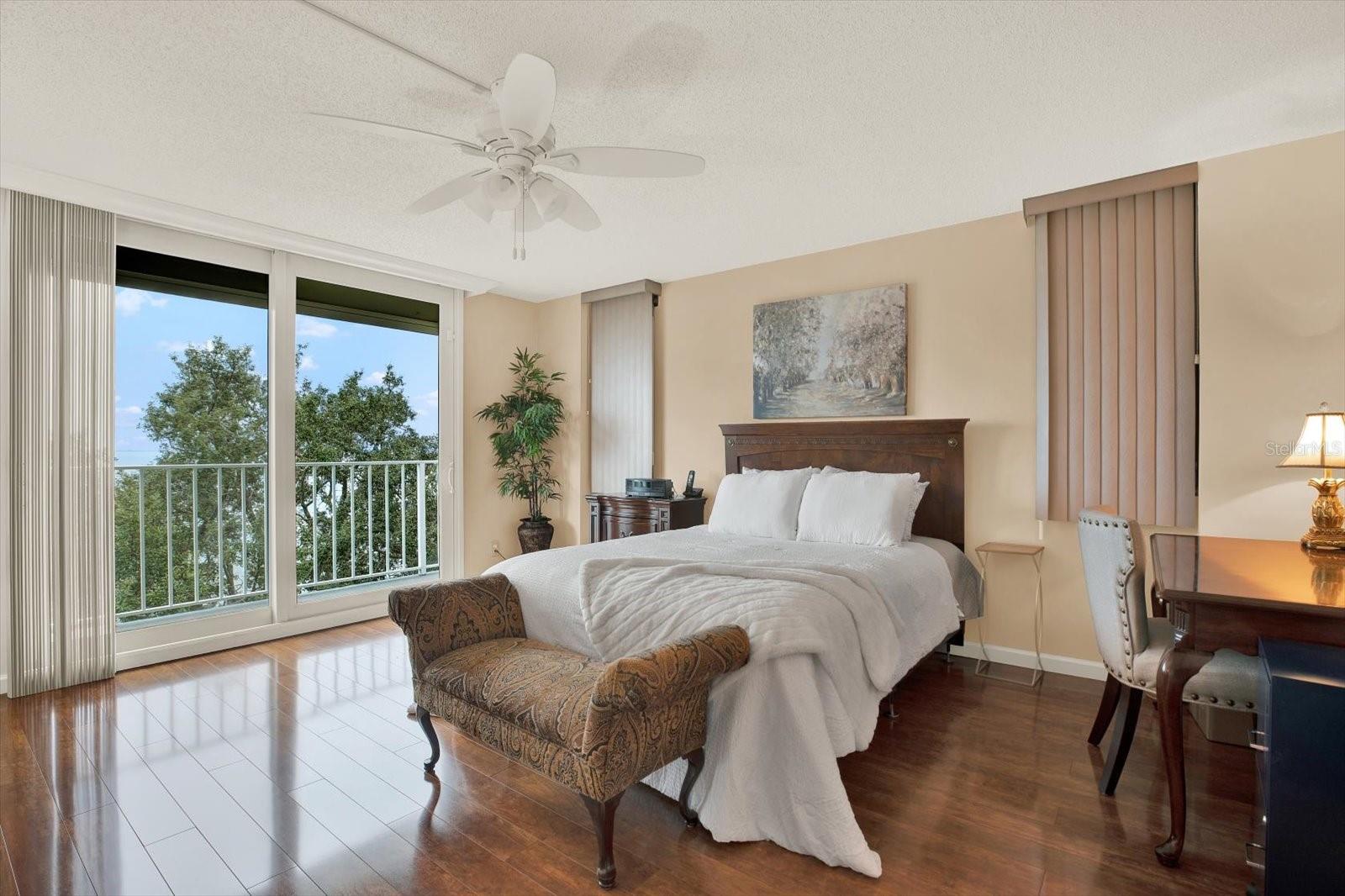 BAYSHORE DIPLOMAT A CONDOMINIU - Residential