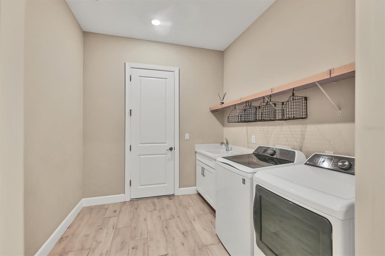 AZARIO ESPLANADE PH IV - Residential Lease