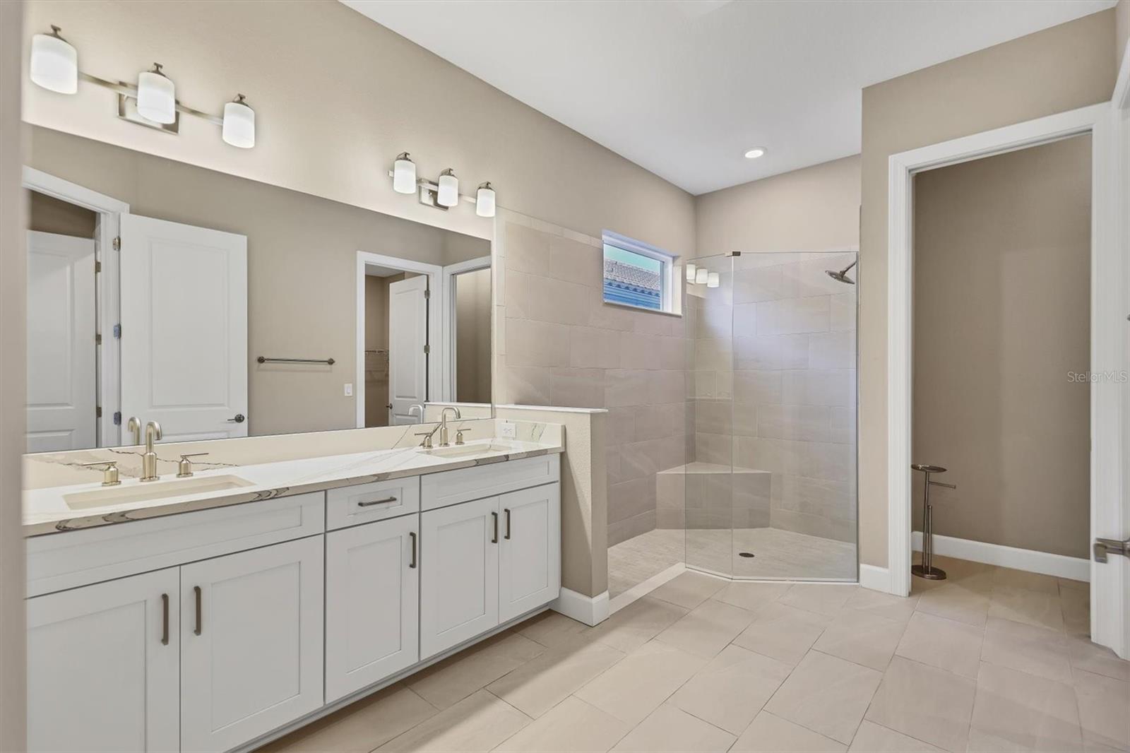 AZARIO ESPLANADE PH IV - Residential Lease