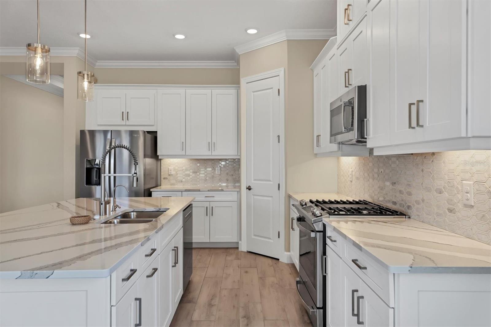 AZARIO ESPLANADE PH IV - Residential Lease