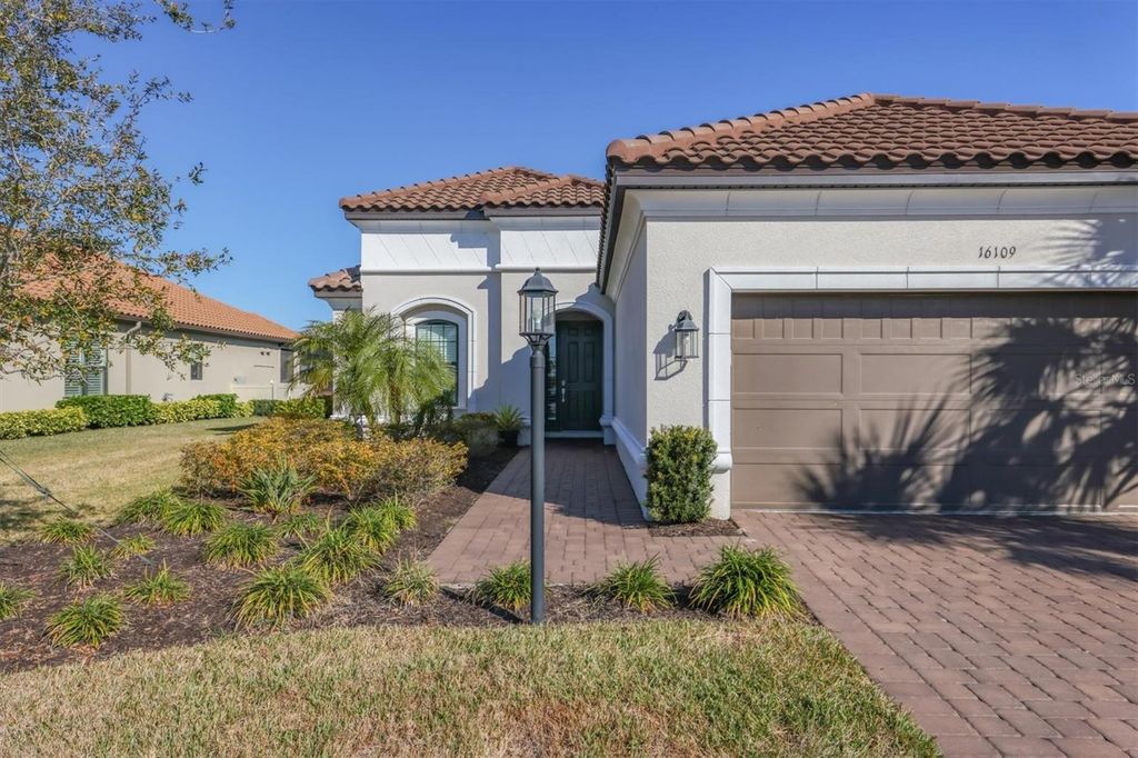 Photo of 16109 Umbria Place, Bradenton, FL 34211 (MLS # A4682171)