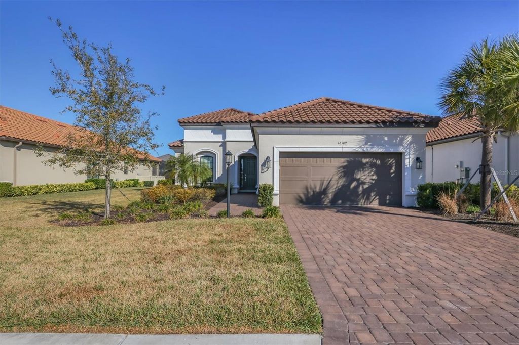 Photo of 16109 Umbria Place, Bradenton, FL 34211 (MLS # A4682171)