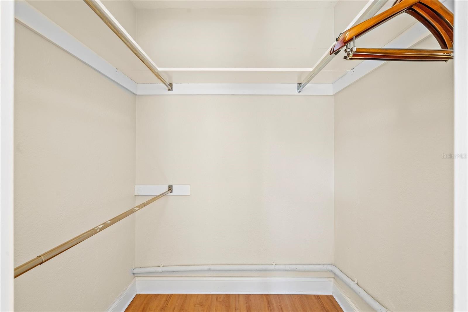 PORACHS ADD 3 - Residential Lease