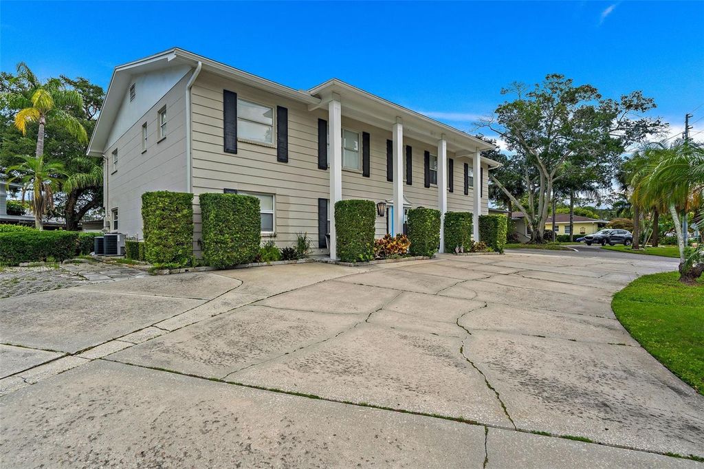 Photo of 503 Monterey Boulevard NE #1, St Petersburg, FL 33704 (MLS # TB8464215)