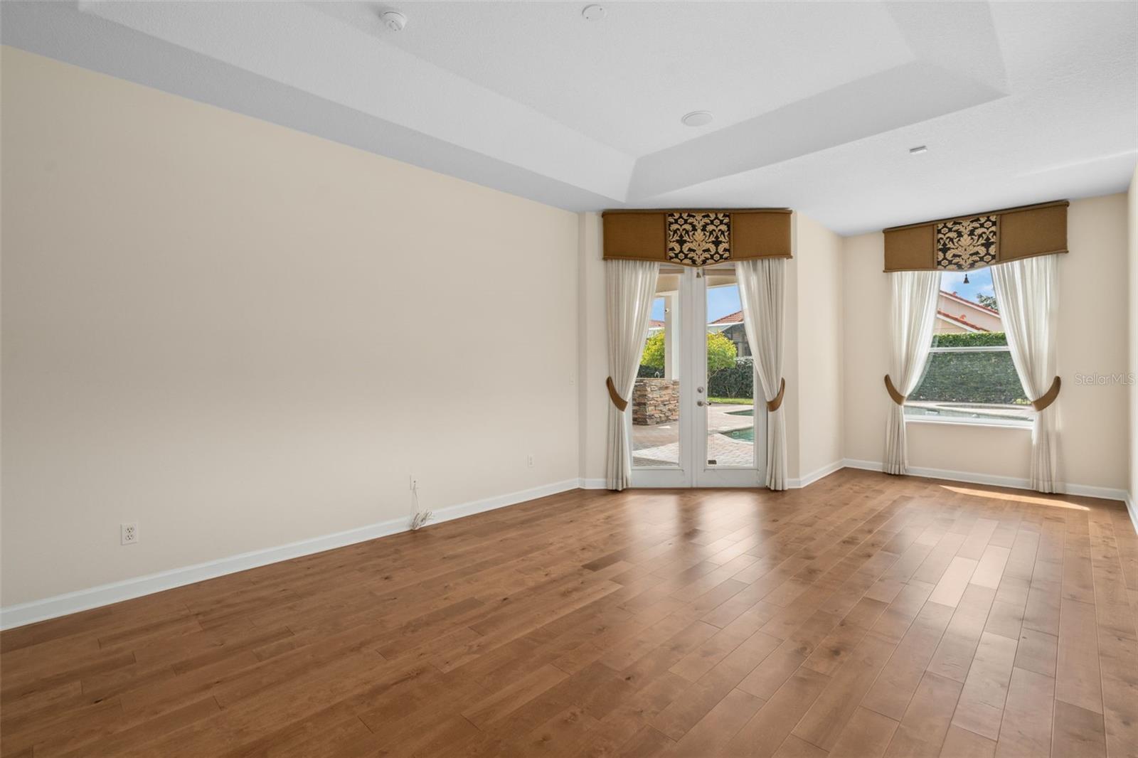 HIDDEN COVE - Residential