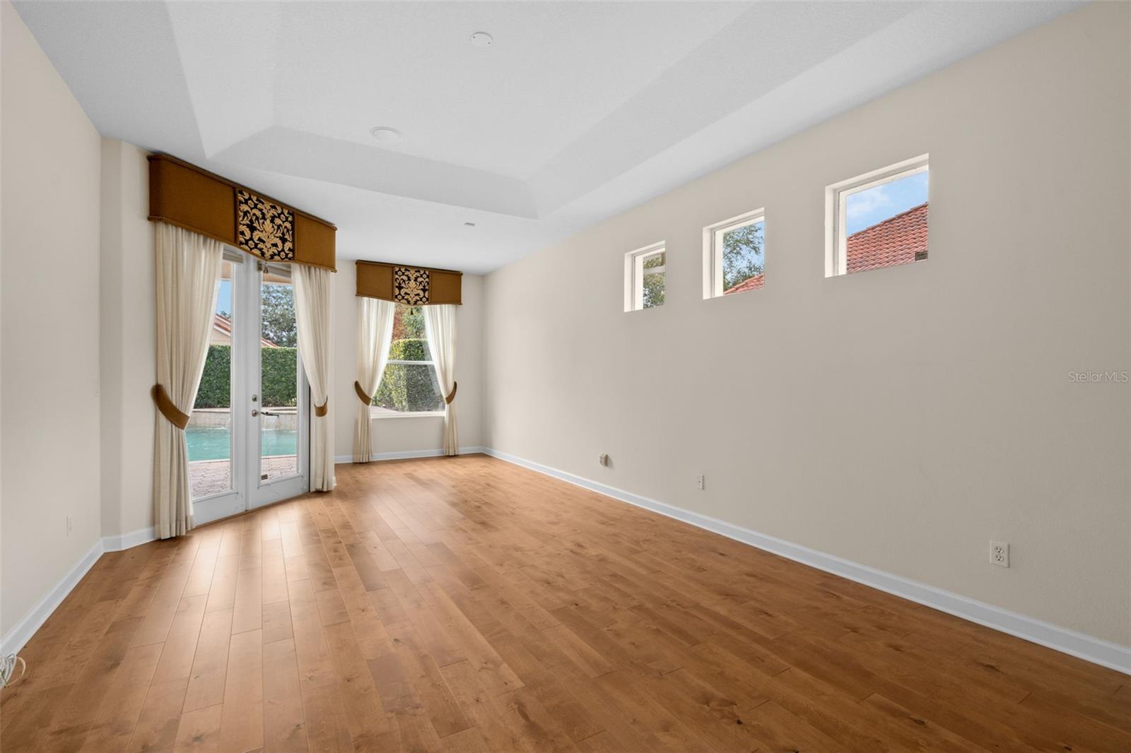 HIDDEN COVE - Residential