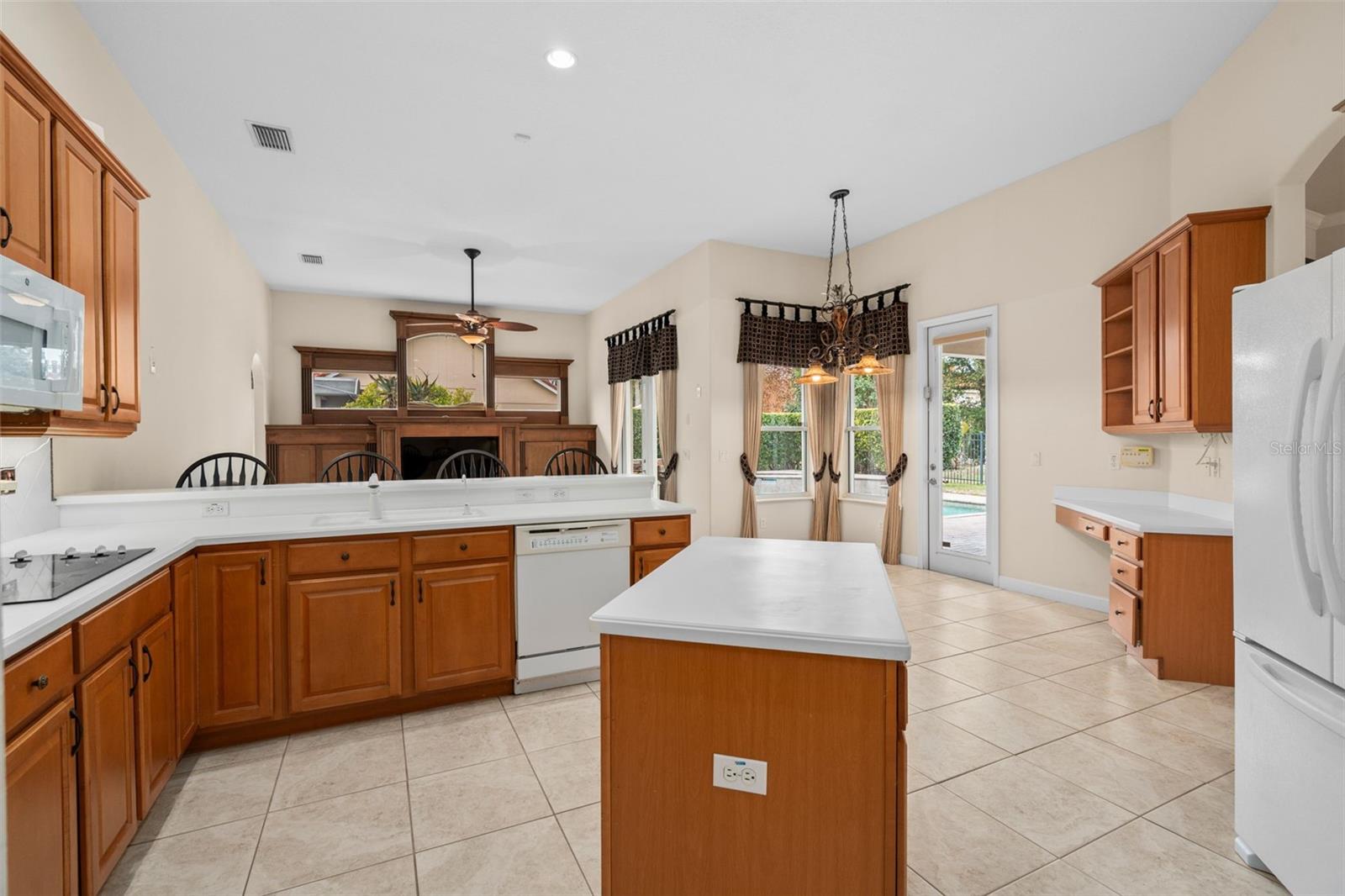 HIDDEN COVE - Residential