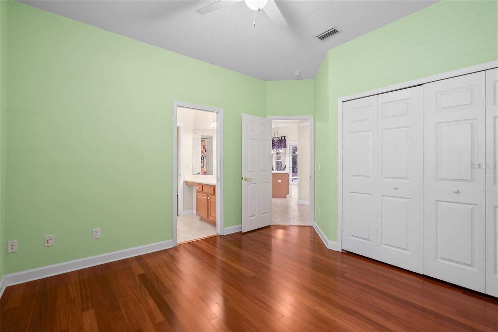 HIDDEN COVE - Residential