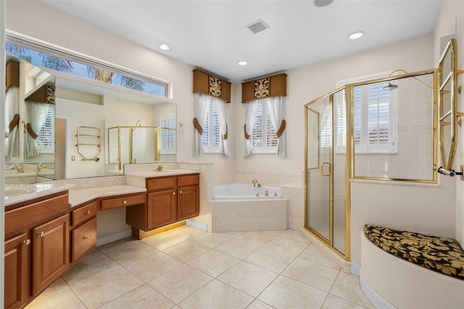 HIDDEN COVE - Residential