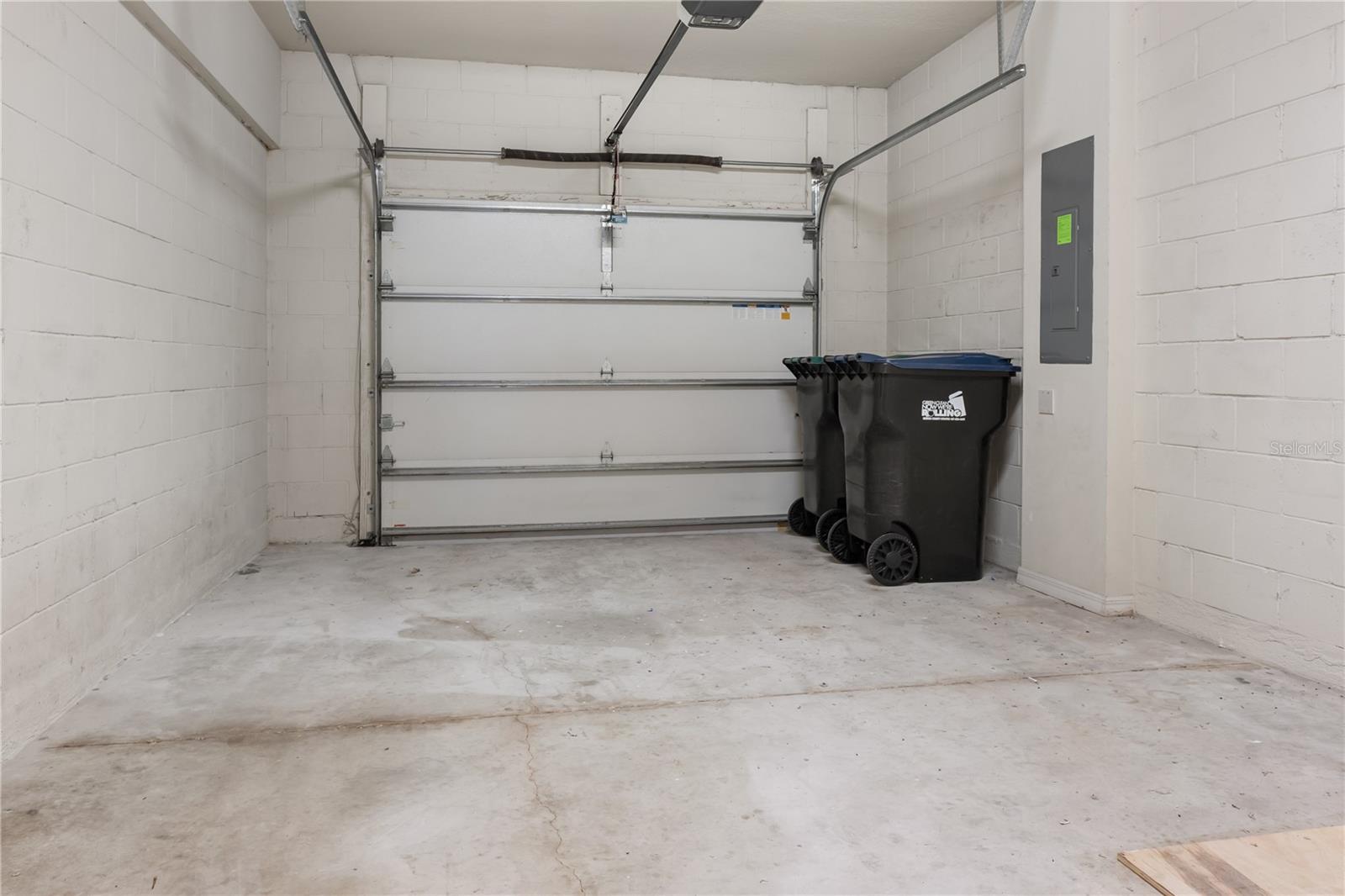 SOMMERSET CROSSING - Residential Lease