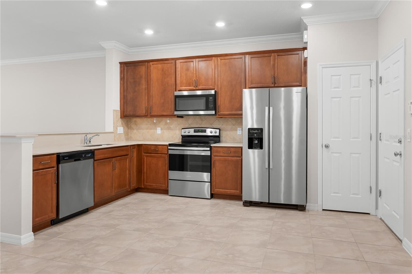 SOMMERSET CROSSING - Residential Lease