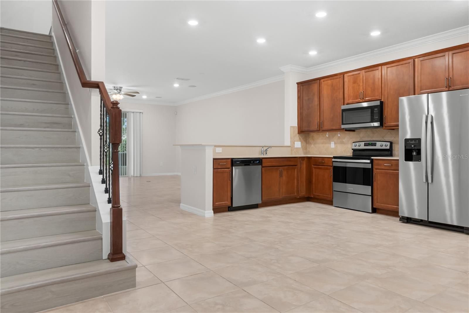 SOMMERSET CROSSING - Residential Lease