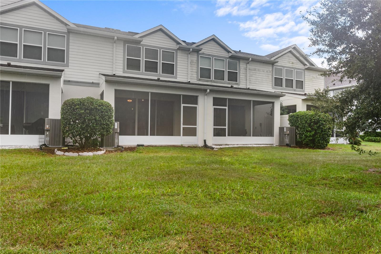 SOMMERSET CROSSING - Residential Lease