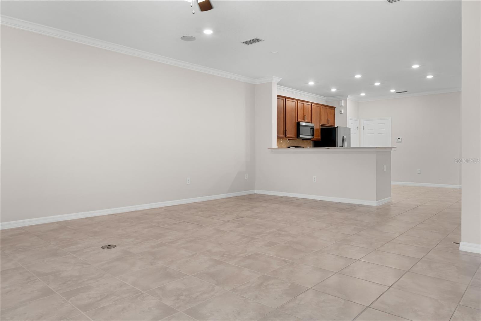 SOMMERSET CROSSING - Residential Lease