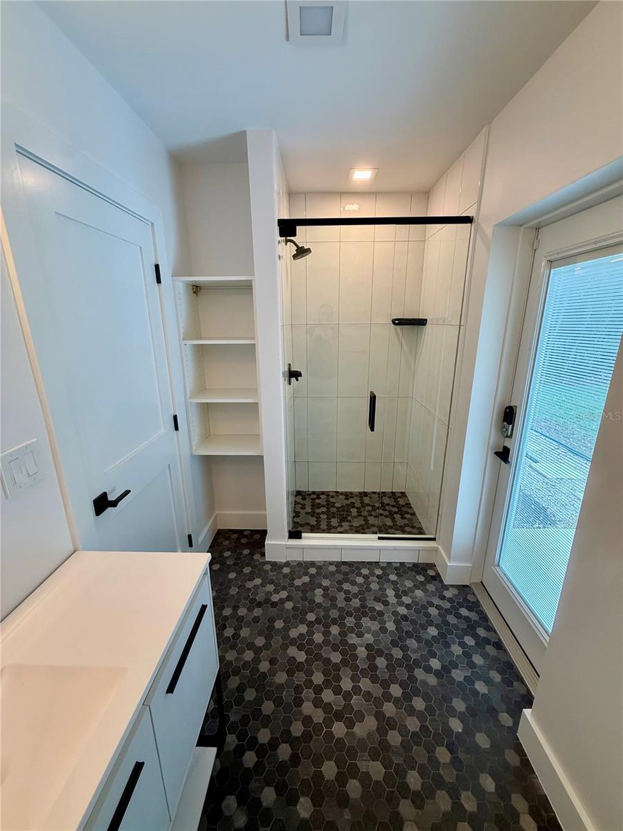 HARBOR ACRES - Residential Lease