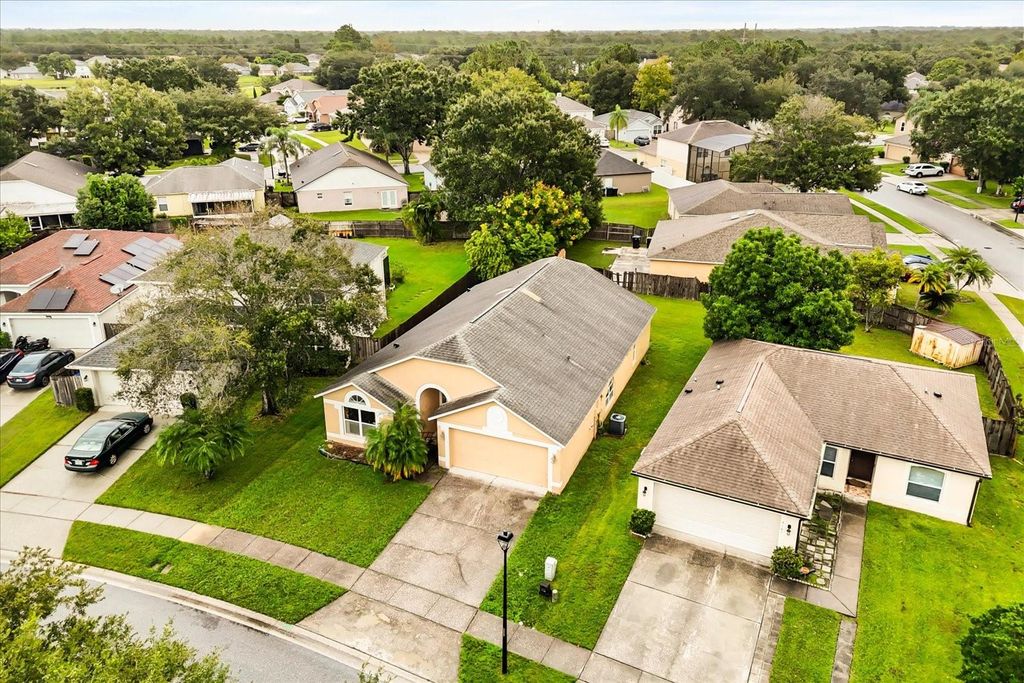Photo of 4105 Mendenwood Lane, Orlando, FL 32826 (MLS # OM710601)