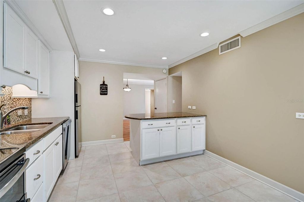 Photo of 304 Pine Run Drive, Osprey, FL 34229 (MLS # A4636298)
