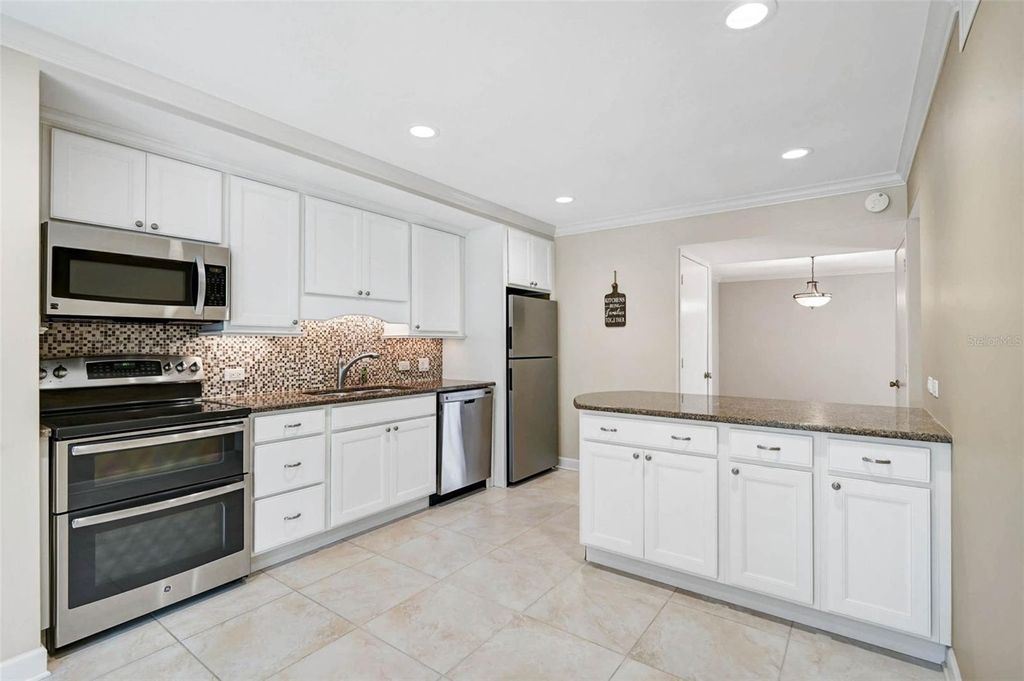 Photo of 304 Pine Run Drive, Osprey, FL 34229 (MLS # A4636298)