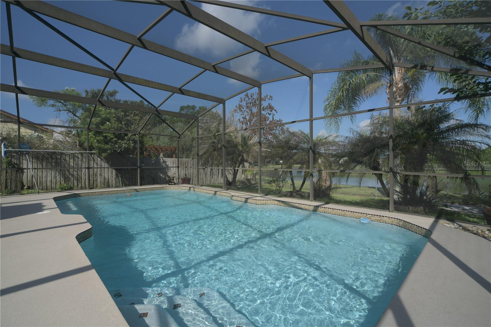 LAKESIDE WOODS - Residential