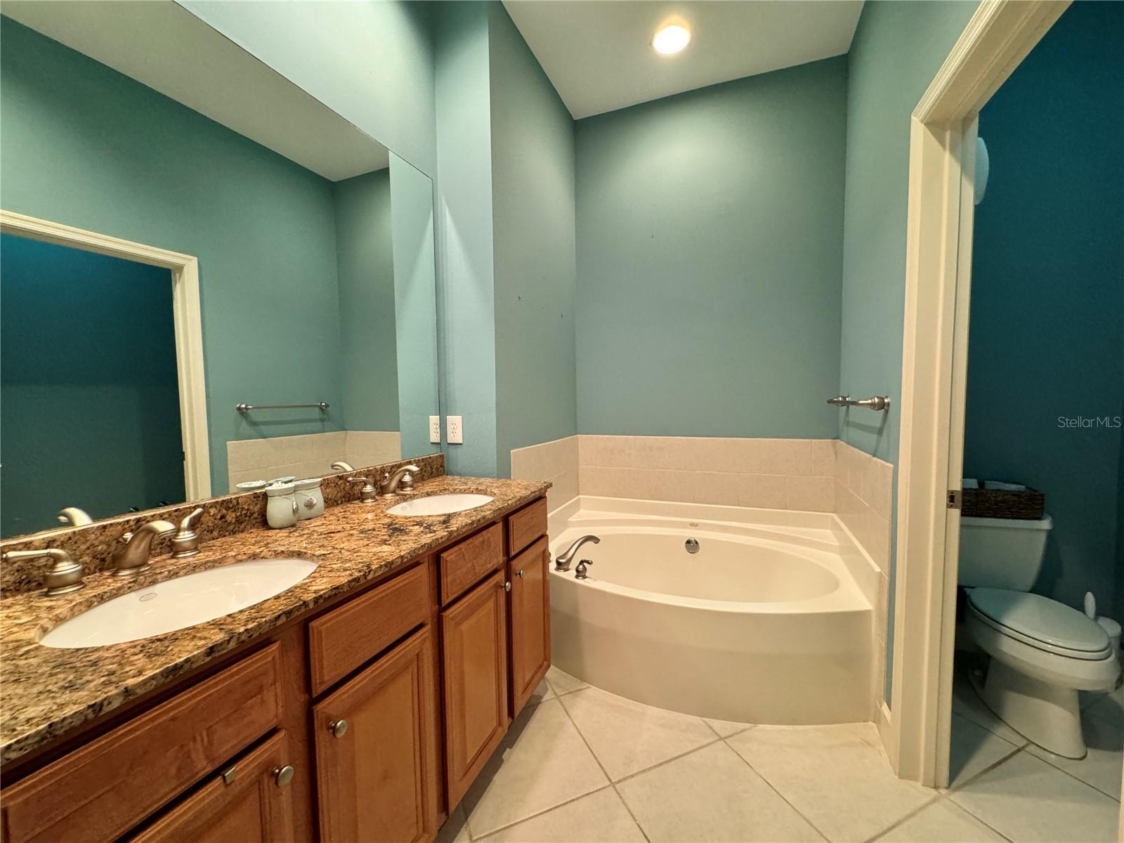 RIVER DANCE A CONDO OR1960/4183 - Residential Lease