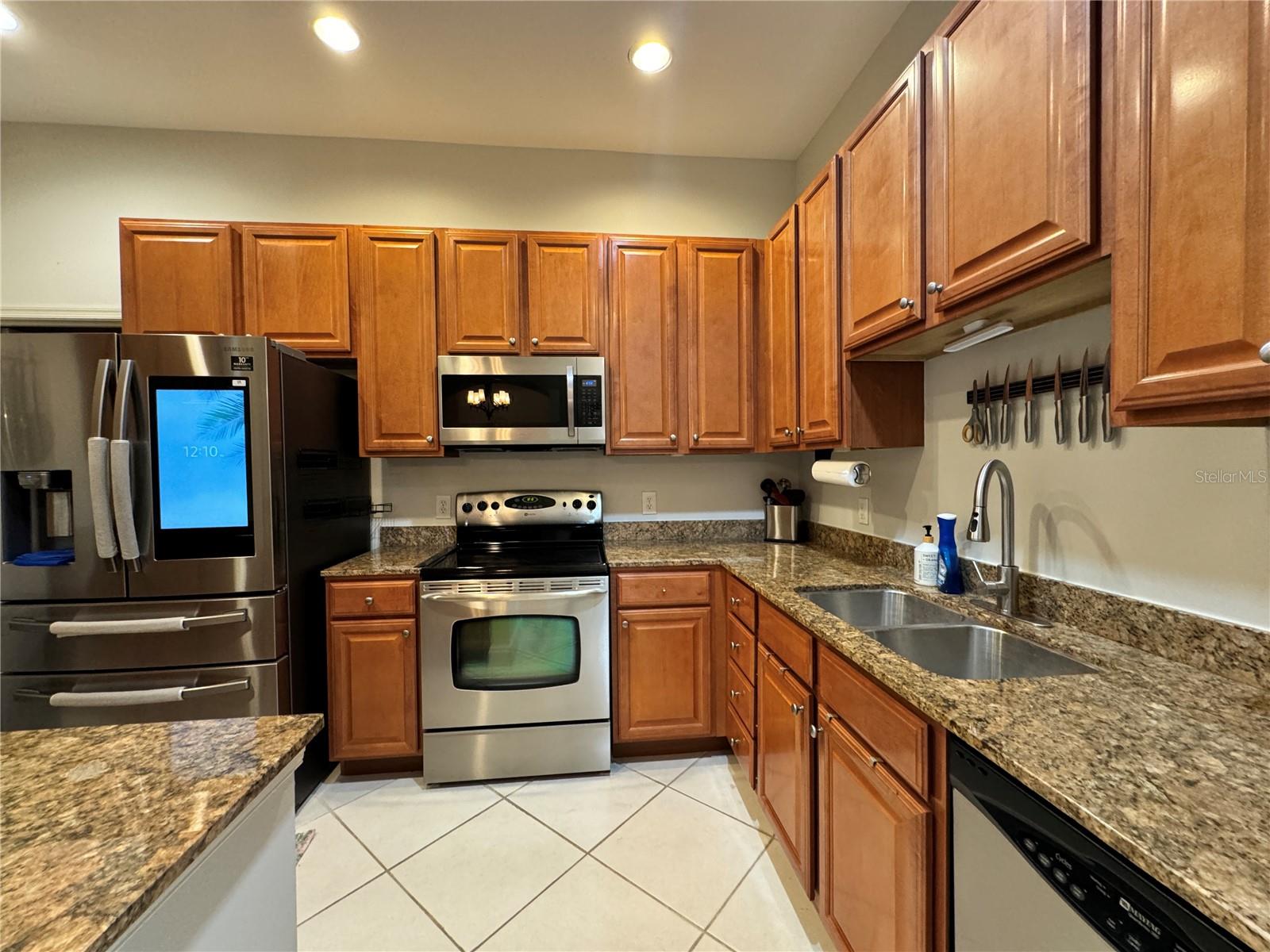 RIVER DANCE A CONDO OR1960/4183 - Residential Lease