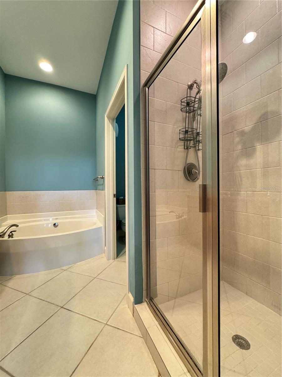 RIVER DANCE A CONDO OR1960/4183 - Residential Lease