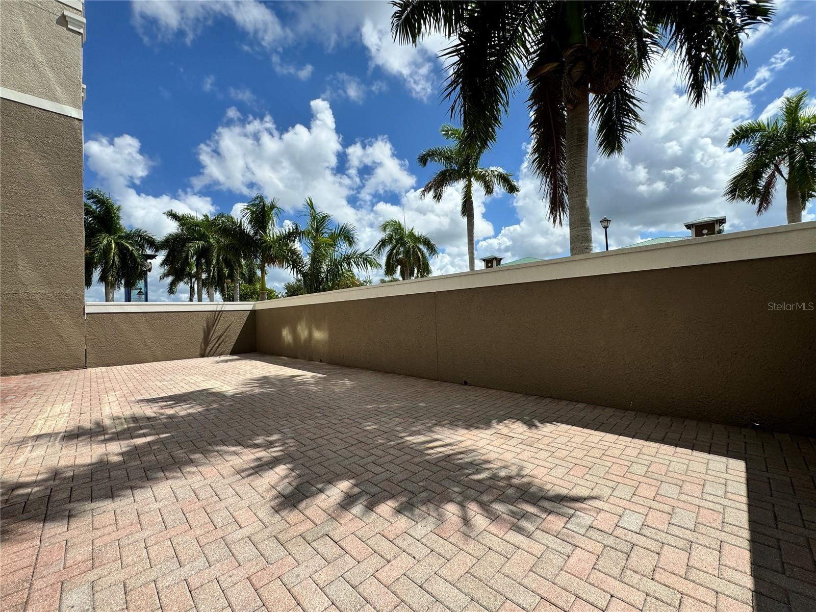 RIVER DANCE A CONDO OR1960/4183 - Residential Lease