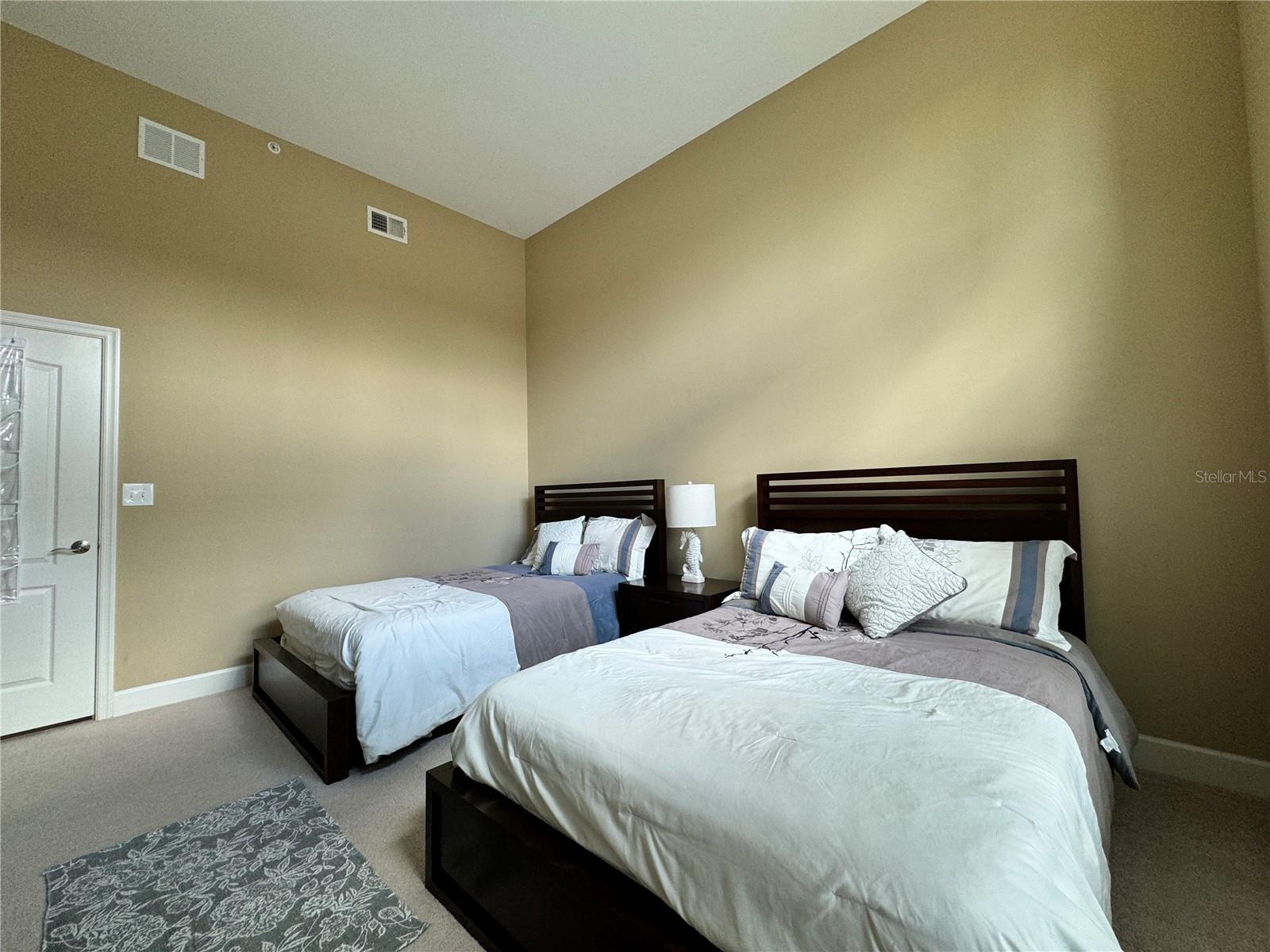 RIVER DANCE A CONDO OR1960/4183 - Residential Lease